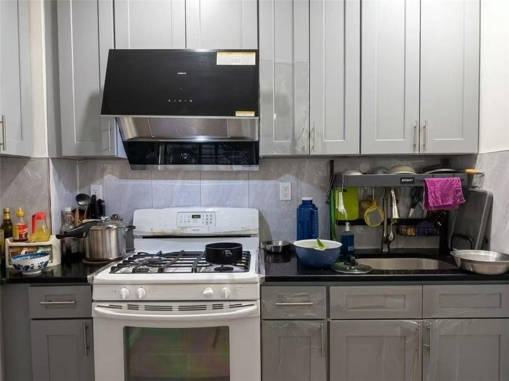 1630 73rd Bensonhurst 11204 New York photo