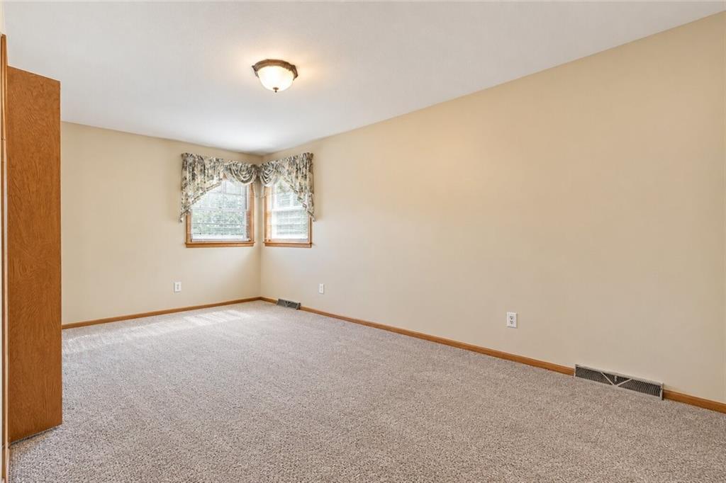 84 Augusta Eltingville 10312 New York photo