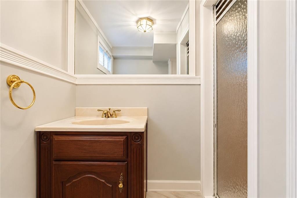 84 Augusta Eltingville 10312 New York photo