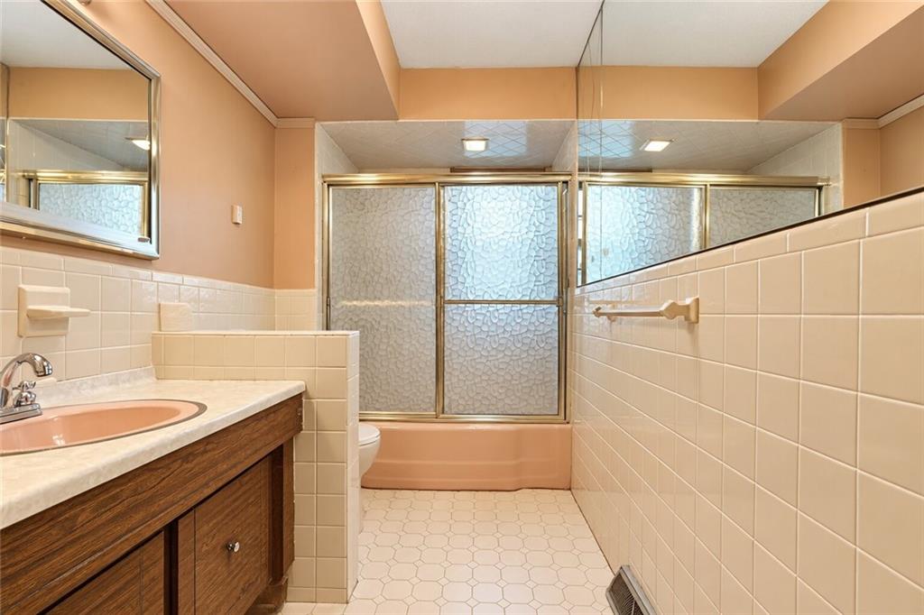 84 Augusta Eltingville 10312 New York photo