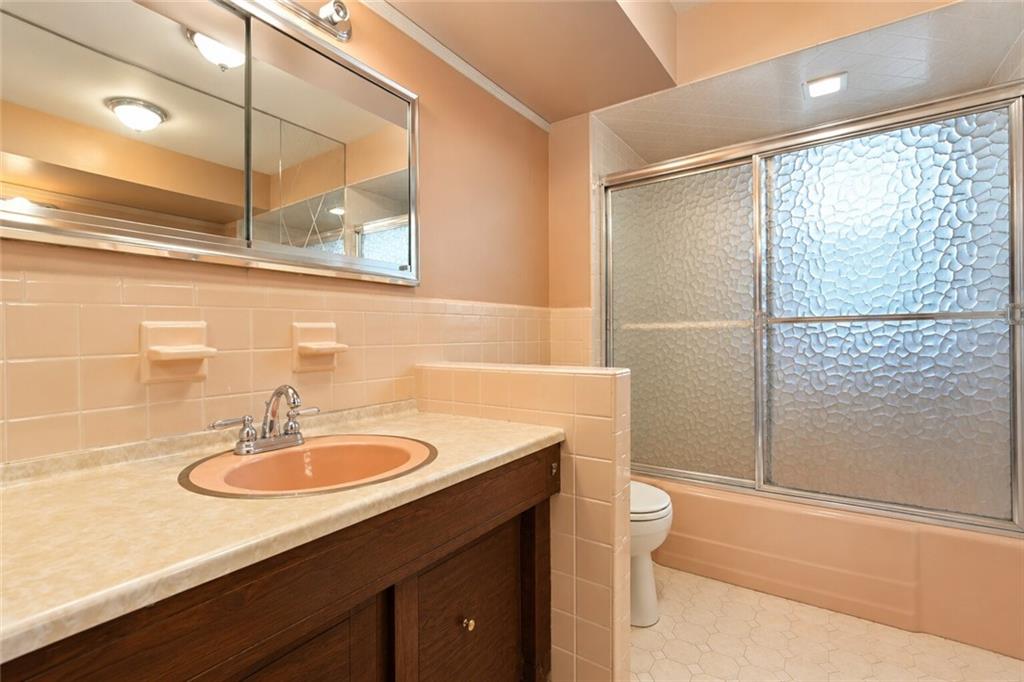 84 Augusta Eltingville 10312 New York photo