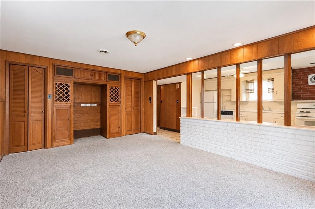 84 Augusta Eltingville 10312 New York photo
