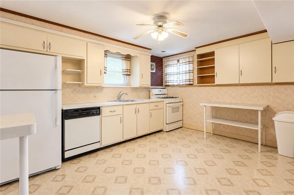 84 Augusta Eltingville 10312 New York photo