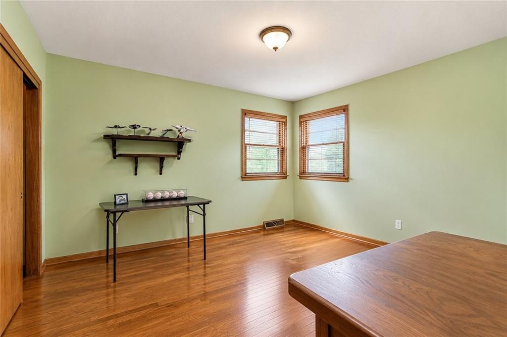 84 Augusta Eltingville 10312 New York photo