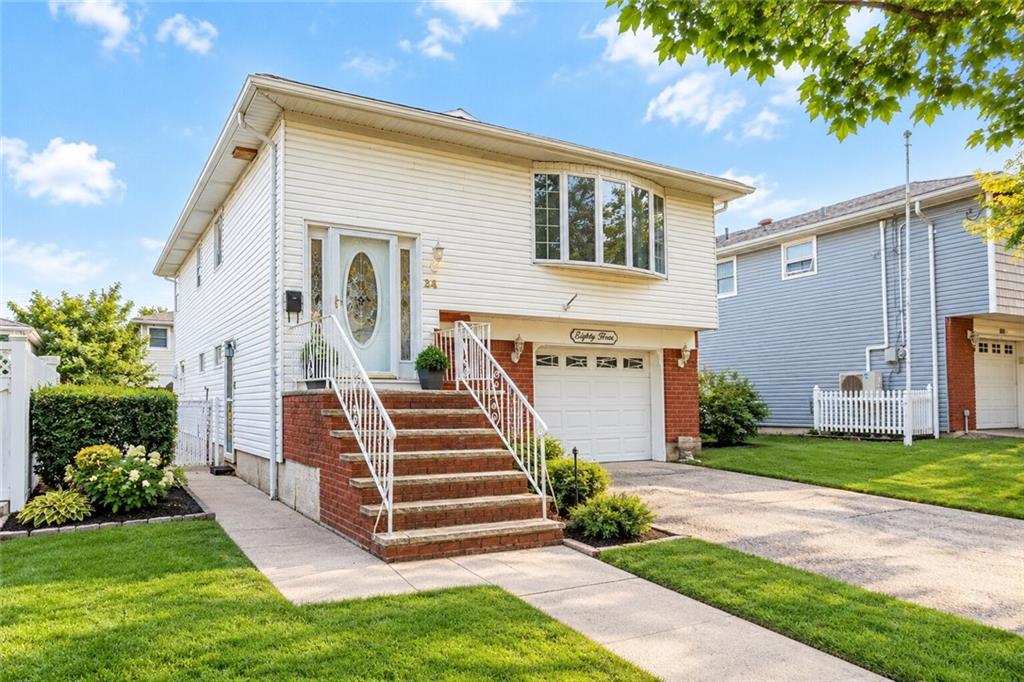 84 Augusta Eltingville 10312 New York photo
