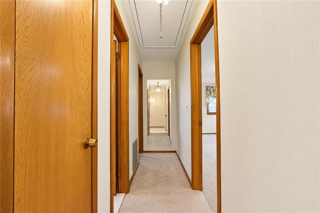 84 Augusta Eltingville 10312 New York photo