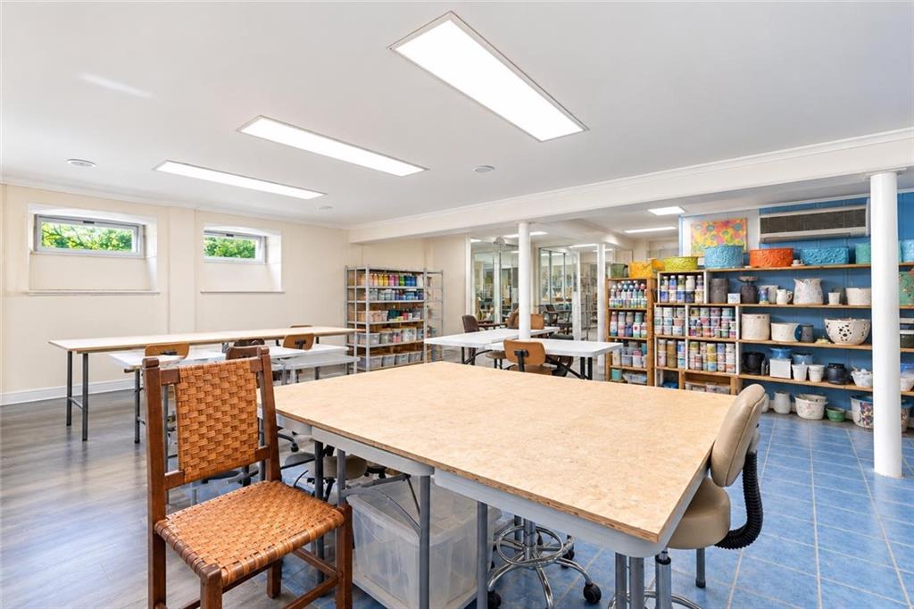 231 Douglas Emerson Hill 10304 New York photo