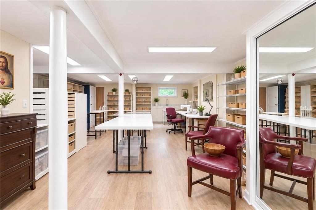 231 Douglas Emerson Hill 10304 New York photo