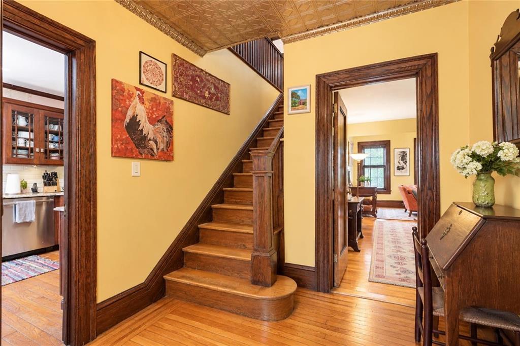 231 Douglas Emerson Hill 10304 New York photo