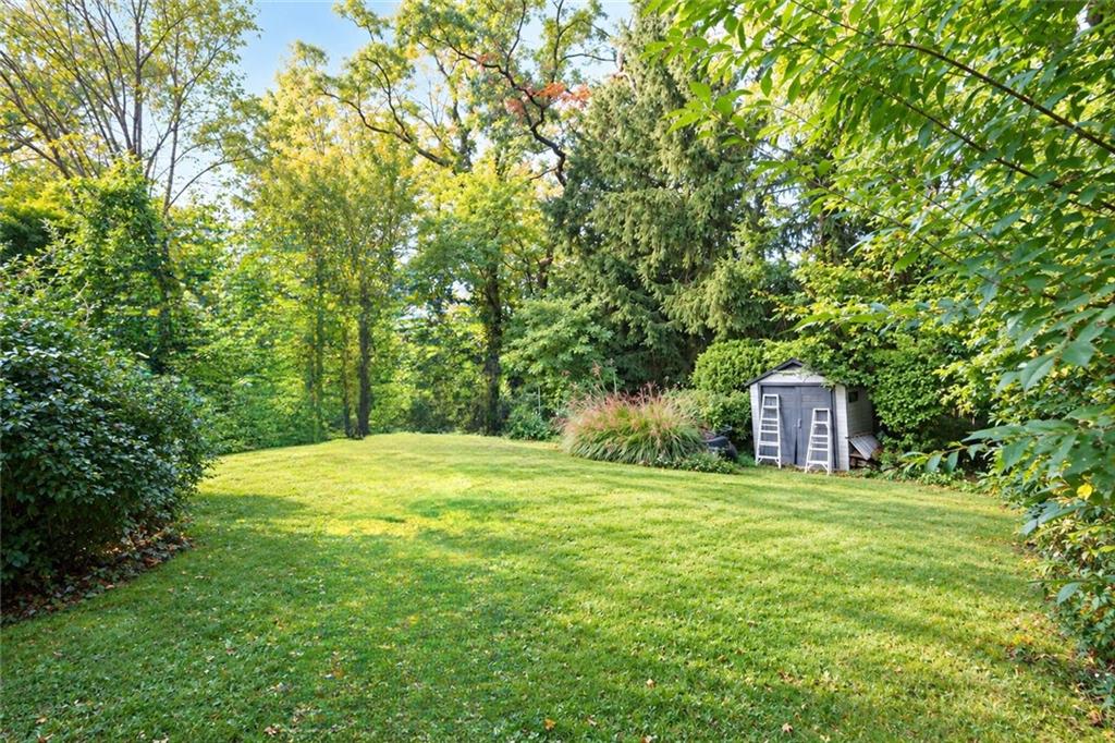 231 Douglas Emerson Hill 10304 New York photo
