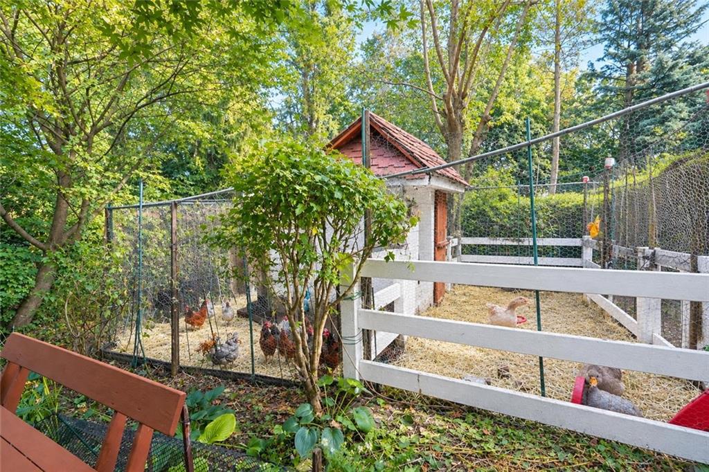 231 Douglas Emerson Hill 10304 New York photo