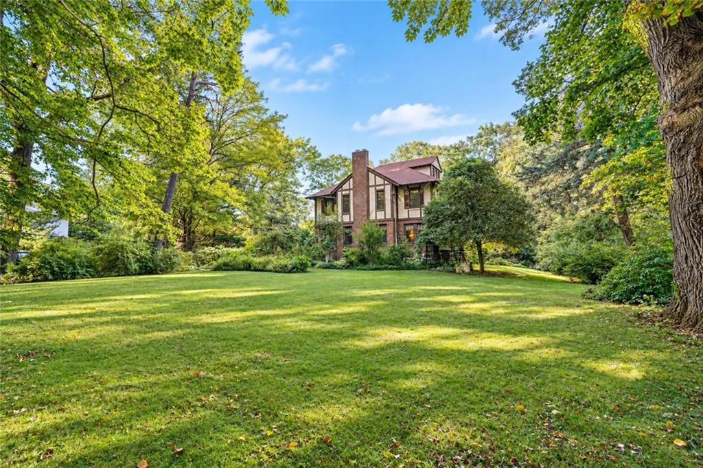 231 Douglas Emerson Hill 10304 New York photo