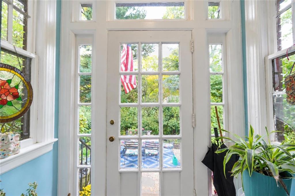 231 Douglas Emerson Hill 10304 New York photo