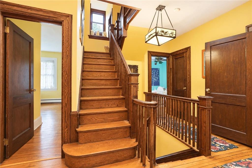 231 Douglas Emerson Hill 10304 New York photo