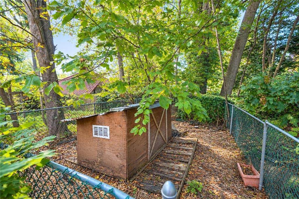 231 Douglas Emerson Hill 10304 New York photo